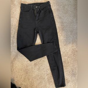 Black skinny jeans
